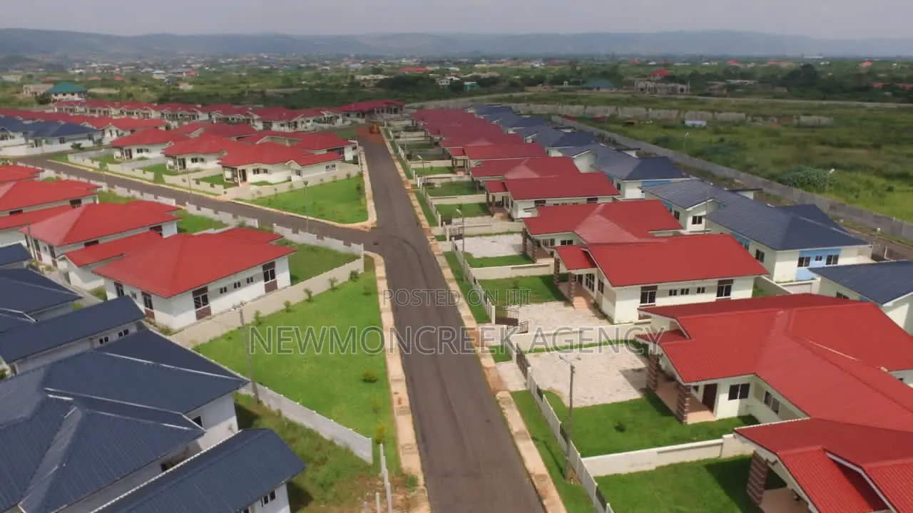 3bdrm Bungalow in Gated Est.Oyibi. for sale in Oyibi