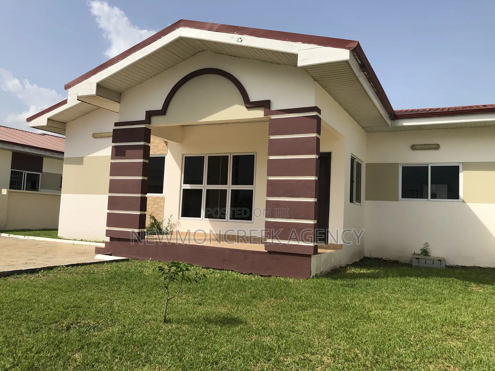 3bdrm Bungalow in Gated Est.Oyibi. for sale in Oyibi