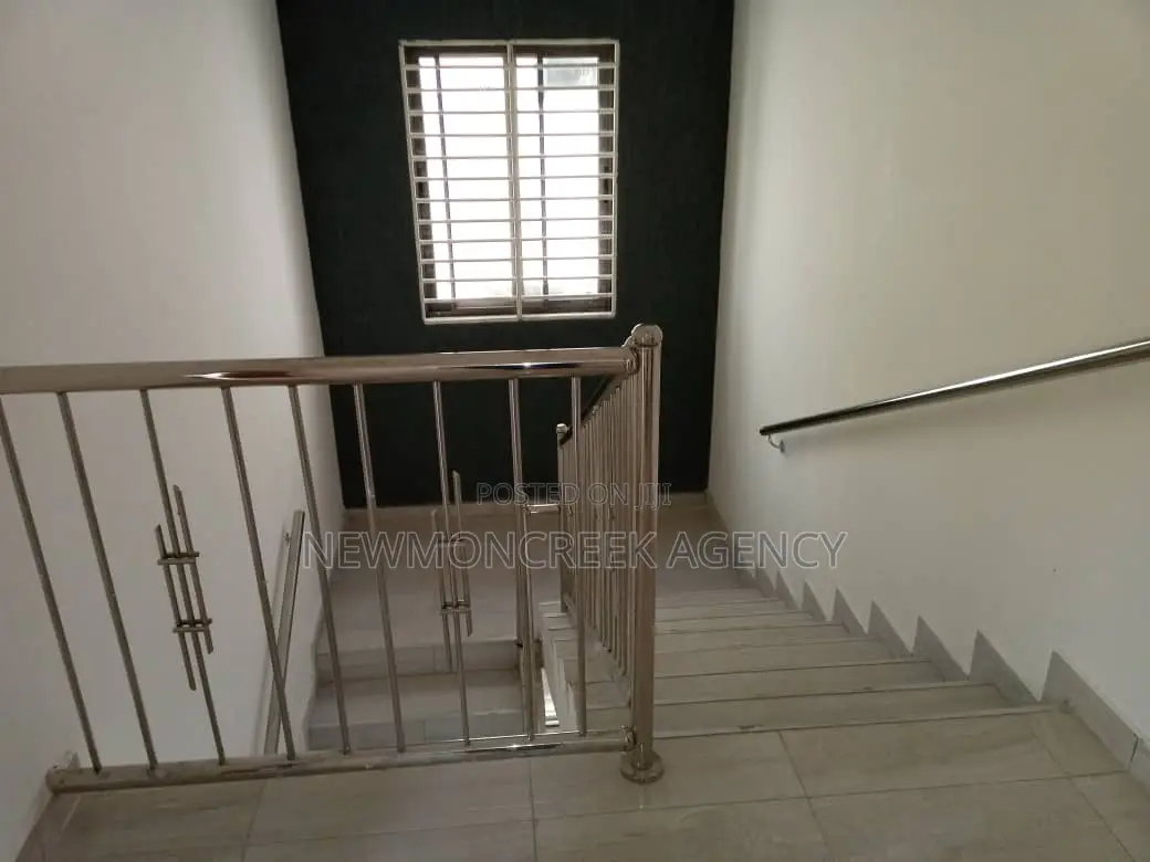 4bdrm Duplex in Adenta Ssnit Flats, Accra Metropolitan for sale in Accra Metropolitan