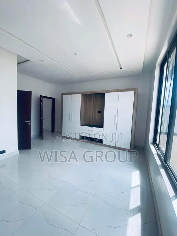 5bdrm Duplex in Wisa Groups, Accra Metropolitan for sale in Accra Metropolitan