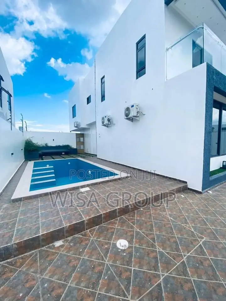 5bdrm Duplex in Wisa Groups, Accra Metropolitan for sale in Accra Metropolitan
