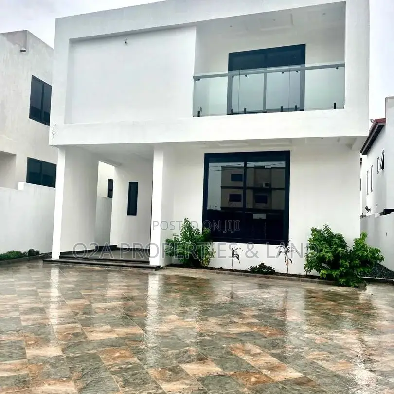 4bdrm House in East Airport, Accra for sale in Airport Residential Area