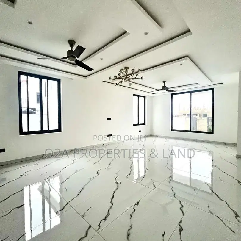 4bdrm House in East Airport, Accra for sale in Airport Residential Area