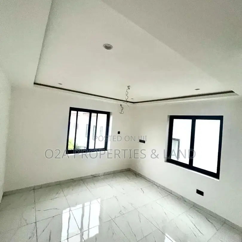 4bdrm House in East Airport, Accra for sale in Airport Residential Area