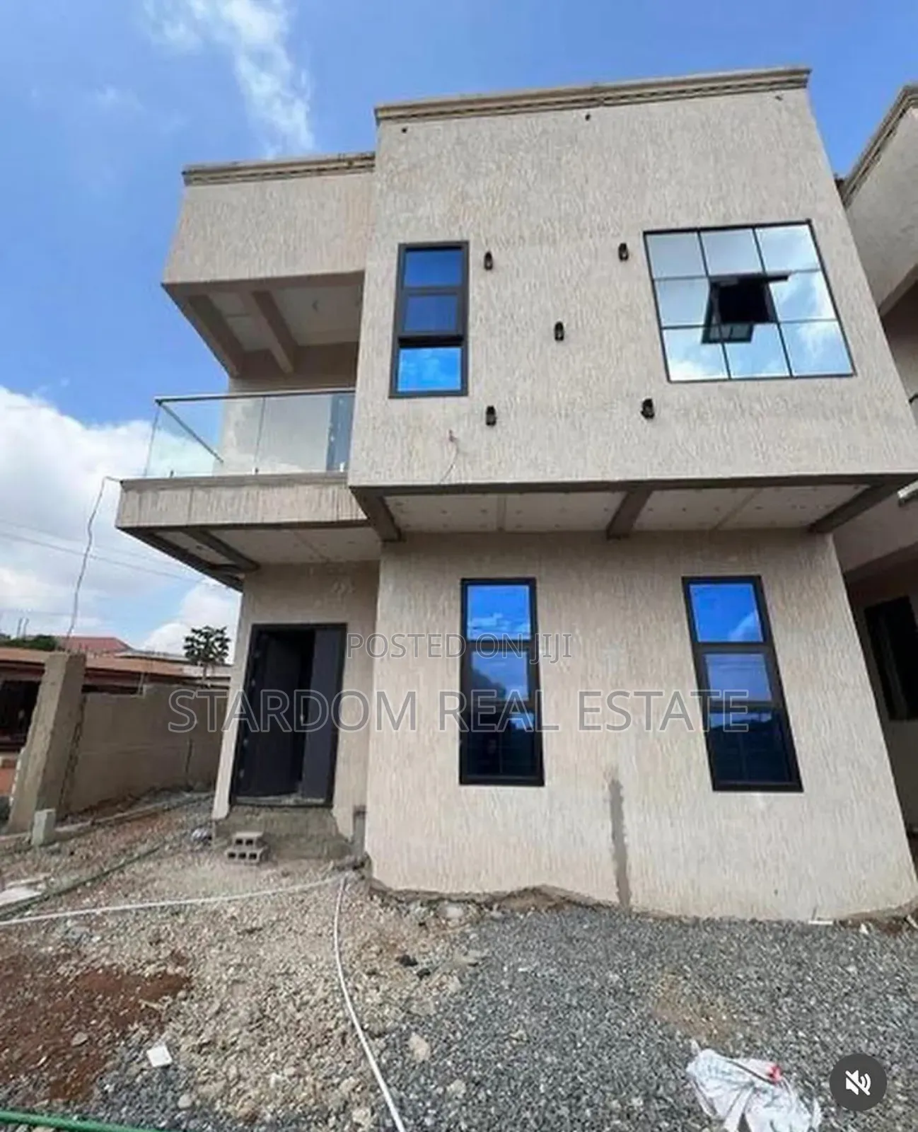 2bdrm Duplex in Ashaley Botwe for sale in Ashaley Botwe