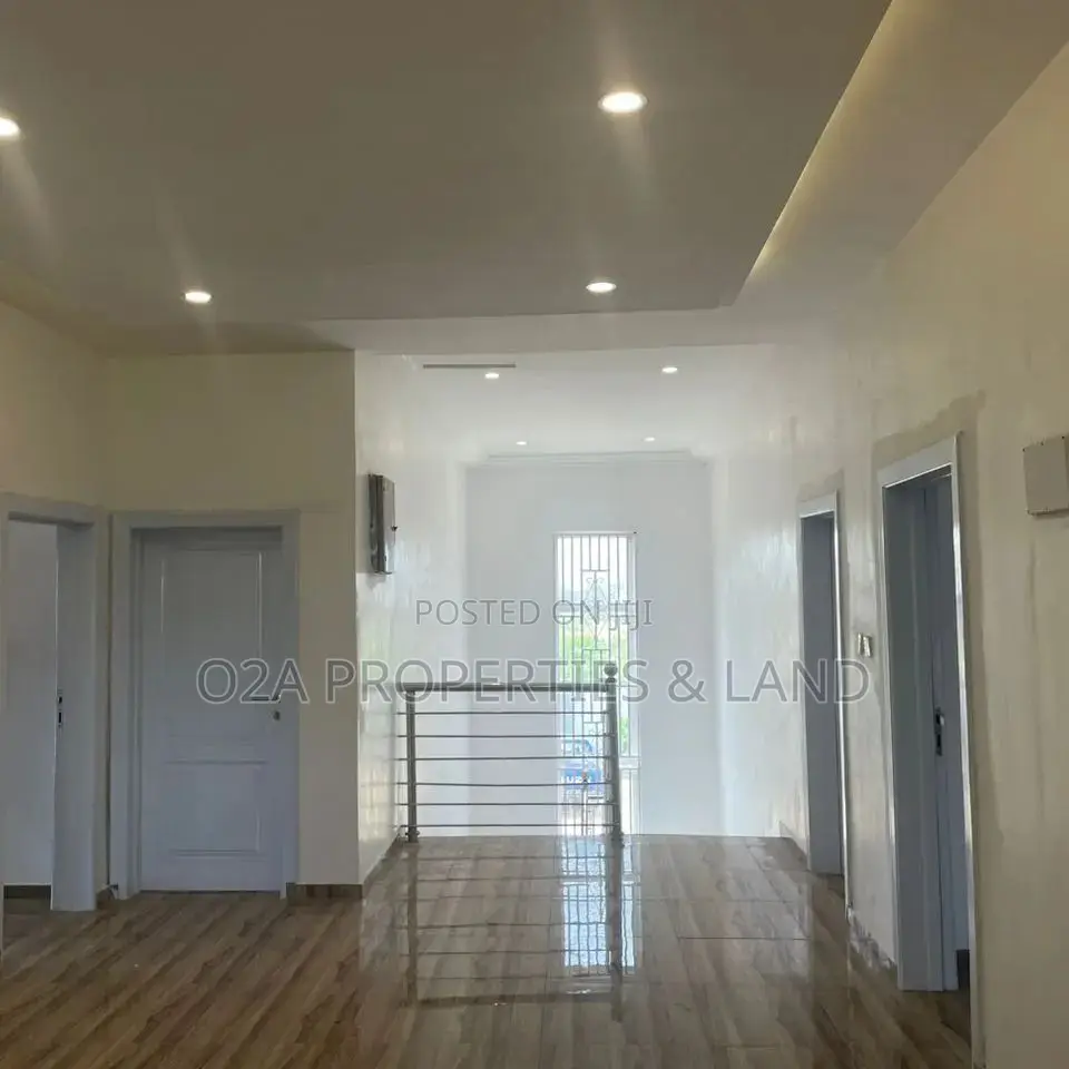 7bdrm House in Tema Community 26, Sakumono for sale in Sakumono