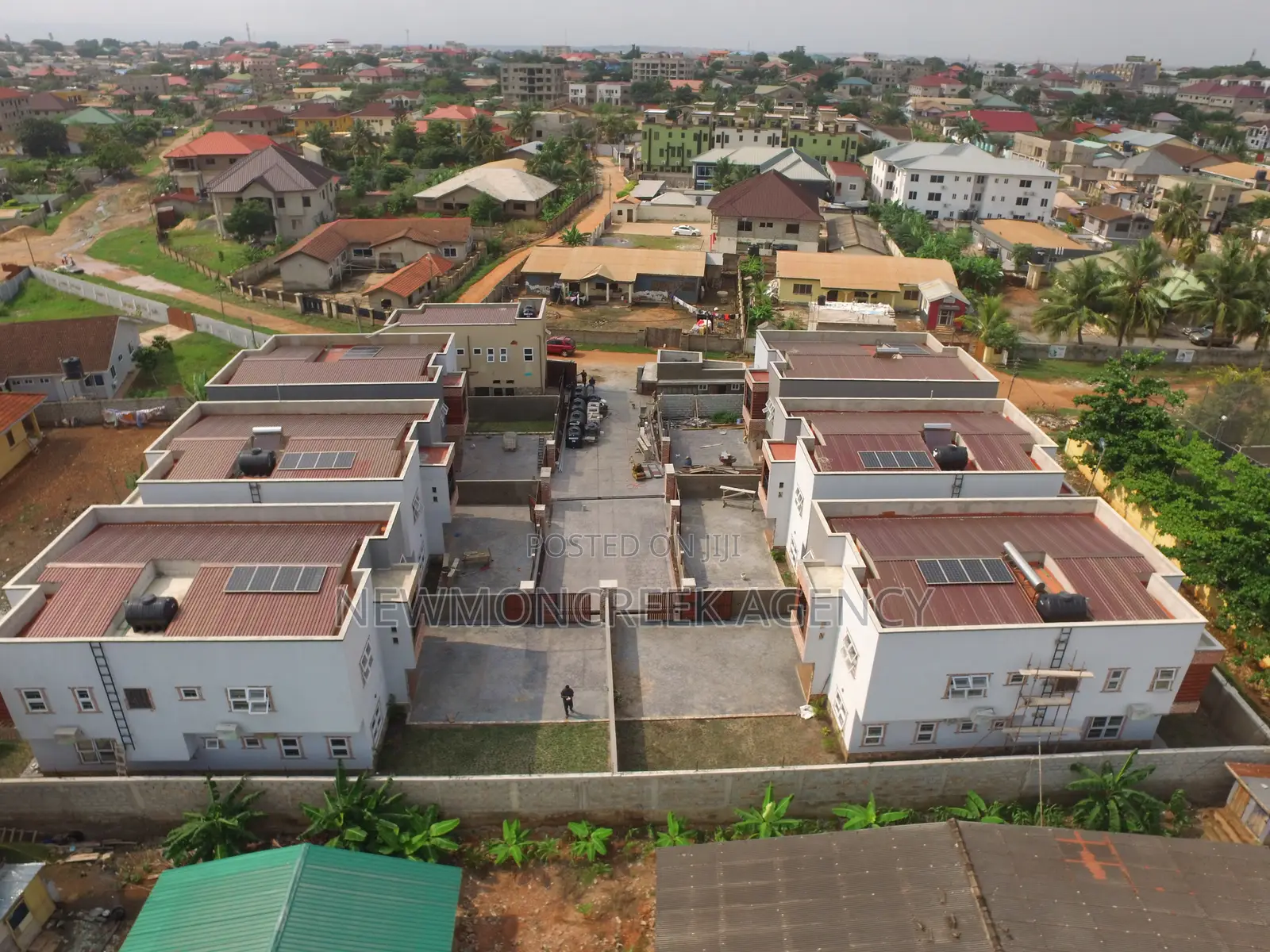 4bdrm Duplex in Adjirigannor Estate, Accra Metropolitan for sale in Accra Metropolitan