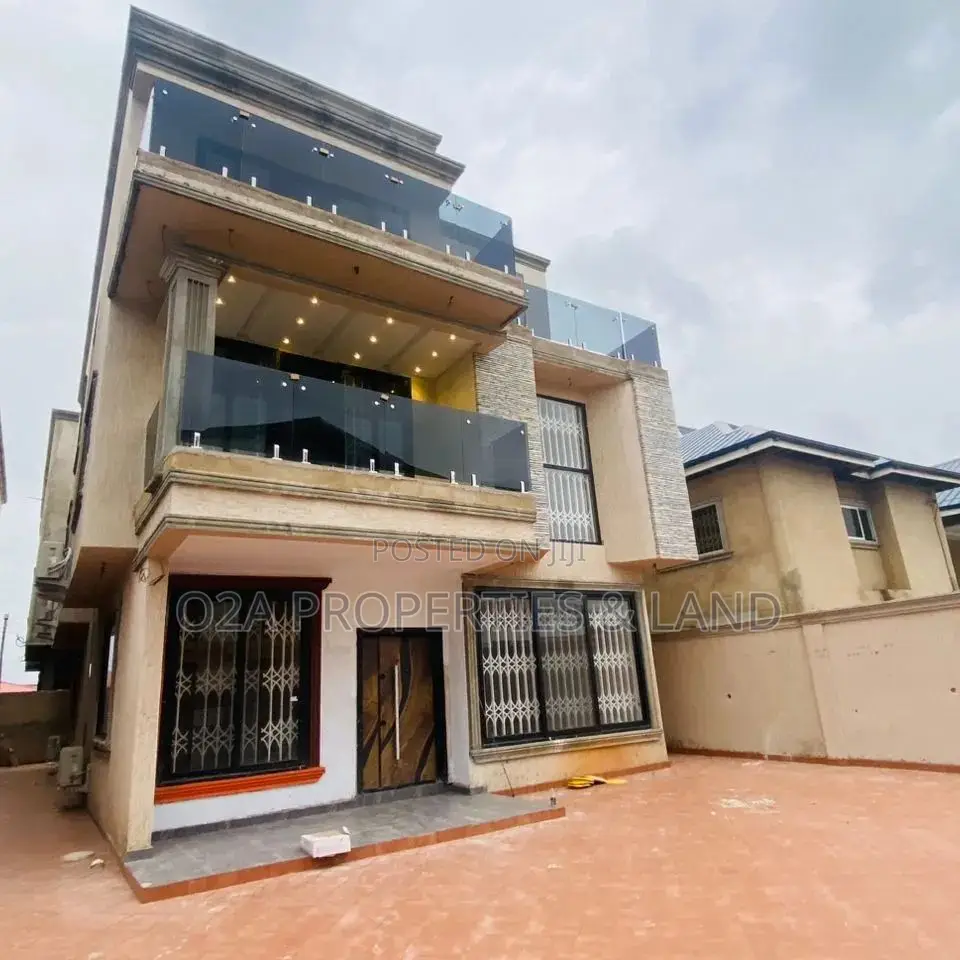 4bdrm House in East Legon Ogbojo, American House for sale in American House