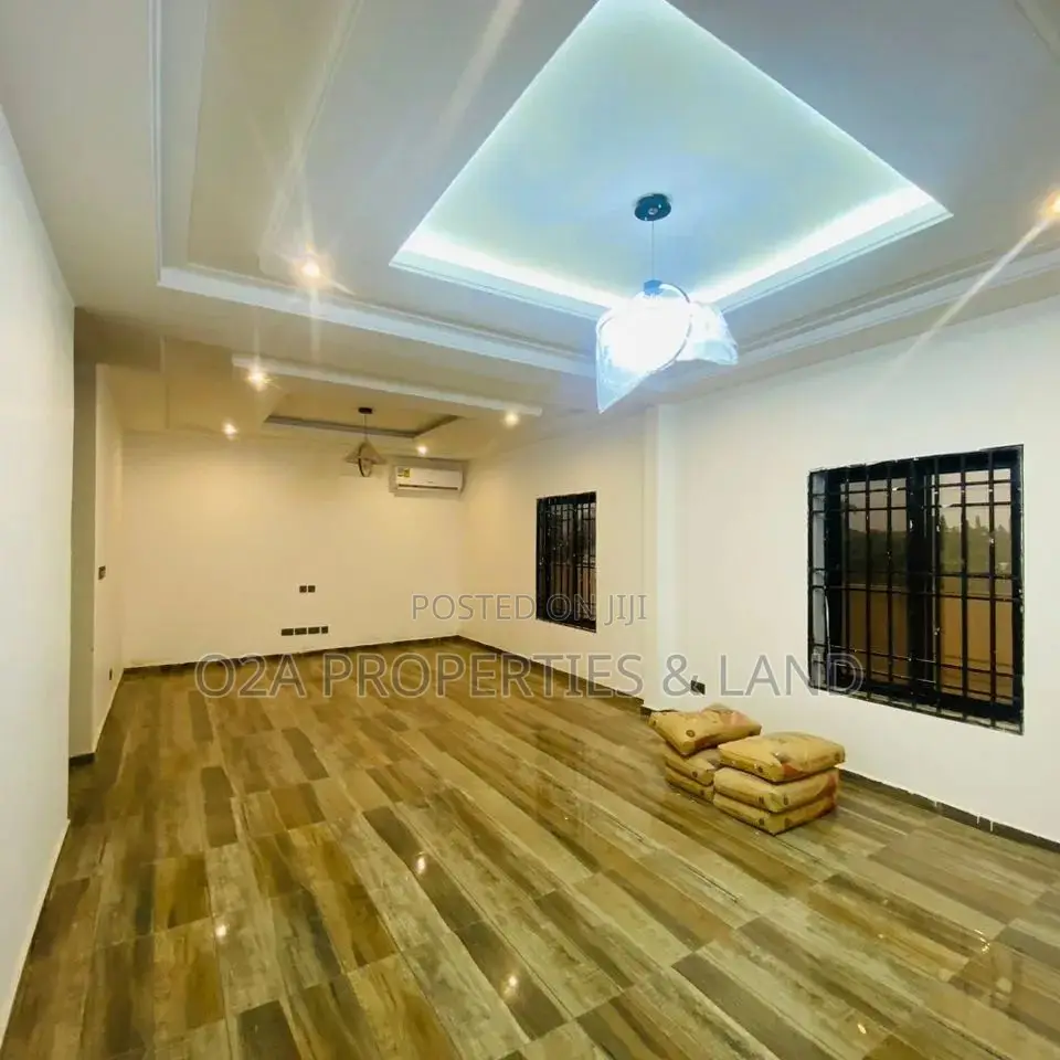 4bdrm House in East Legon Ogbojo, American House for sale in American House