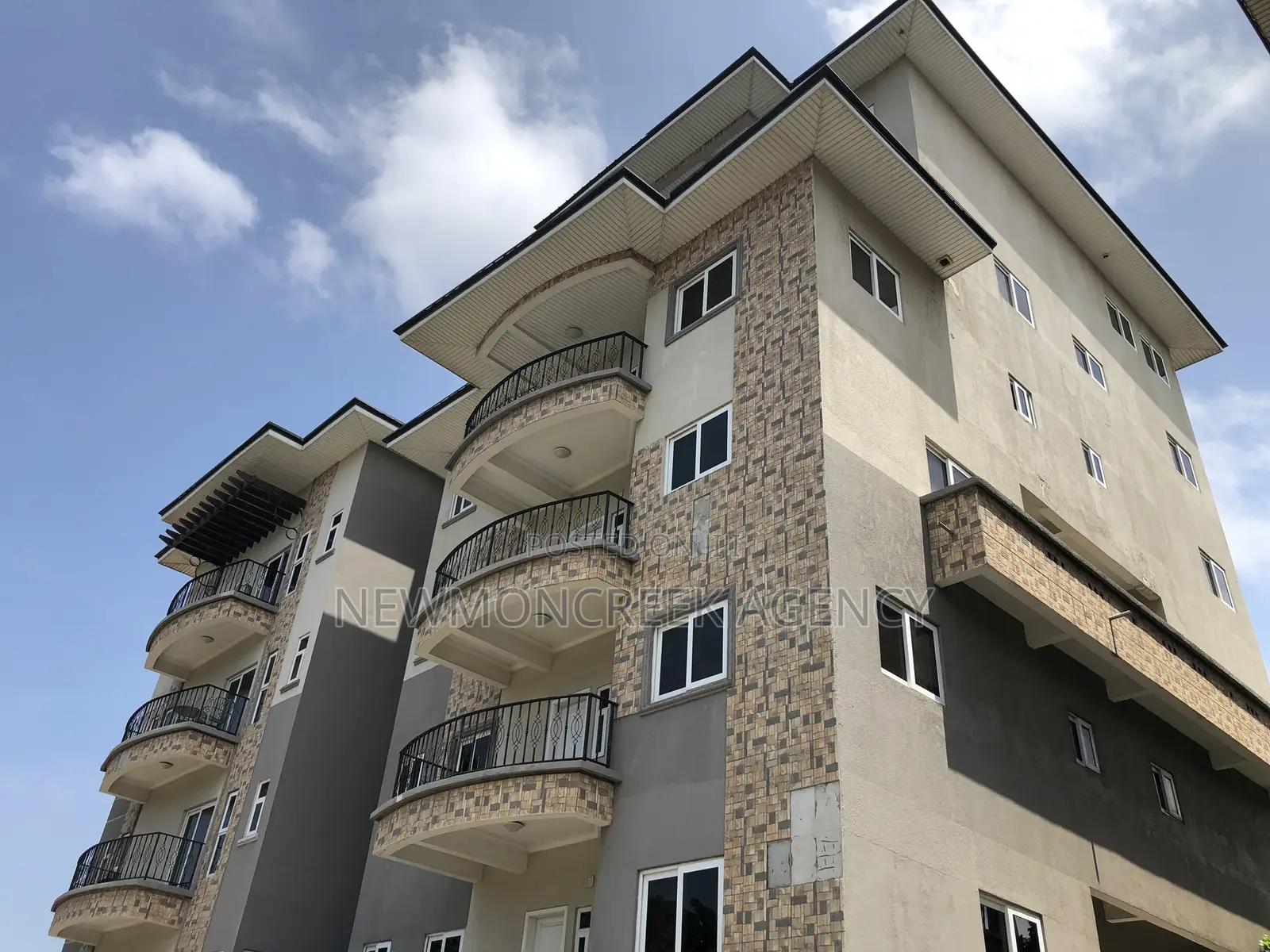 3bdrm Apartment in Accra,Ridge. for sale in Accra Metropolitan