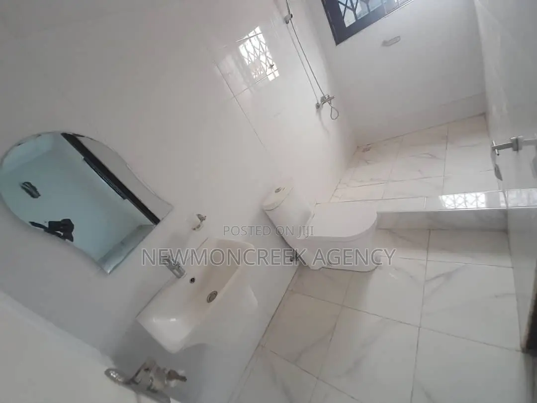 3bdrm Duplex in Gated Est.Oyarifa, Accra Metropolitan for sale in Accra Metropolitan