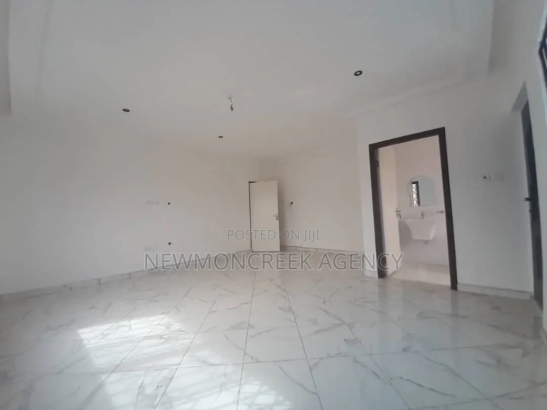 3bdrm Duplex in Gated Est.Oyarifa, Accra Metropolitan for sale in Accra Metropolitan