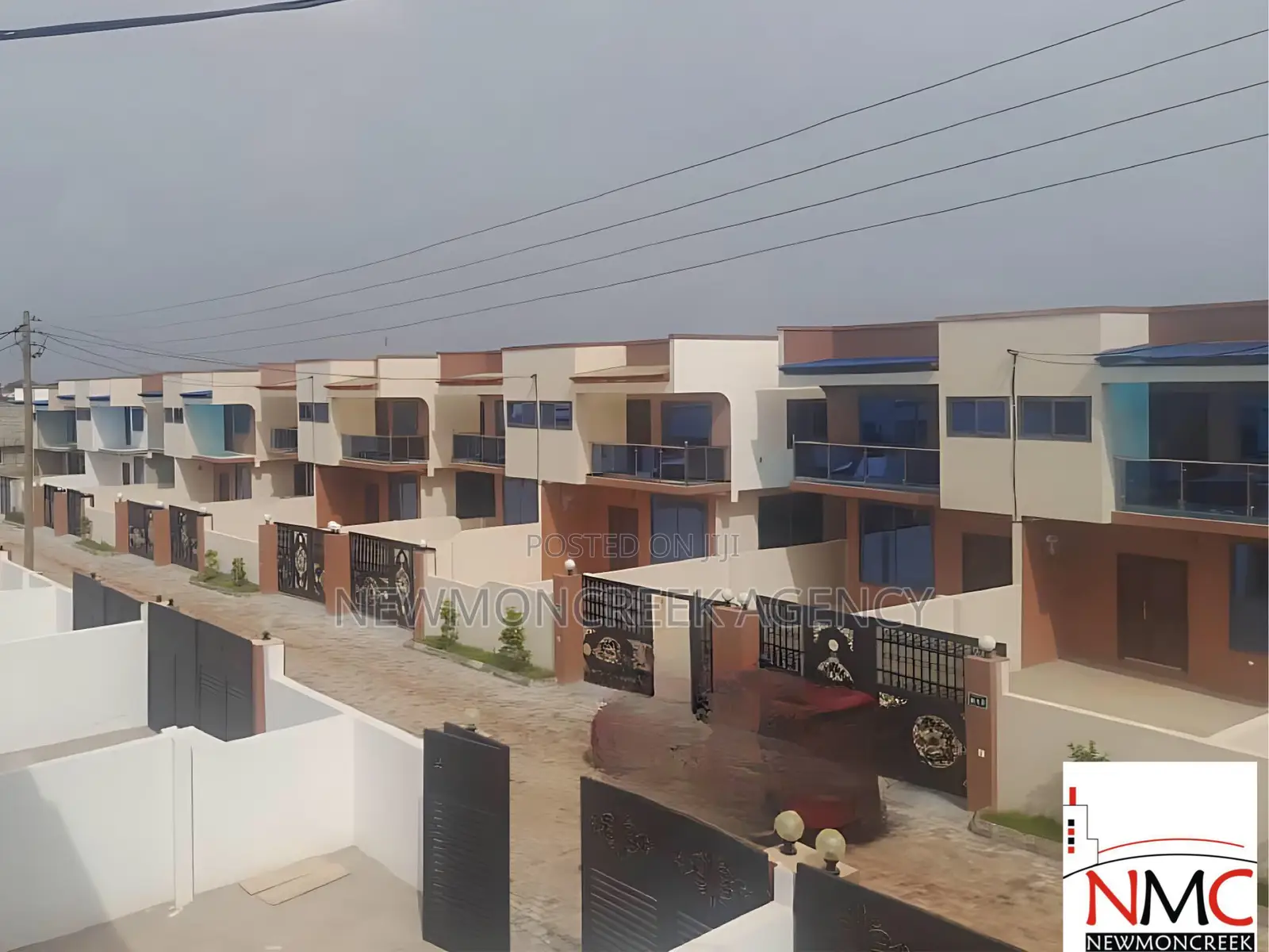 3bdrm Duplex in Gated Est.Oyarifa, Accra Metropolitan for sale in Accra Metropolitan