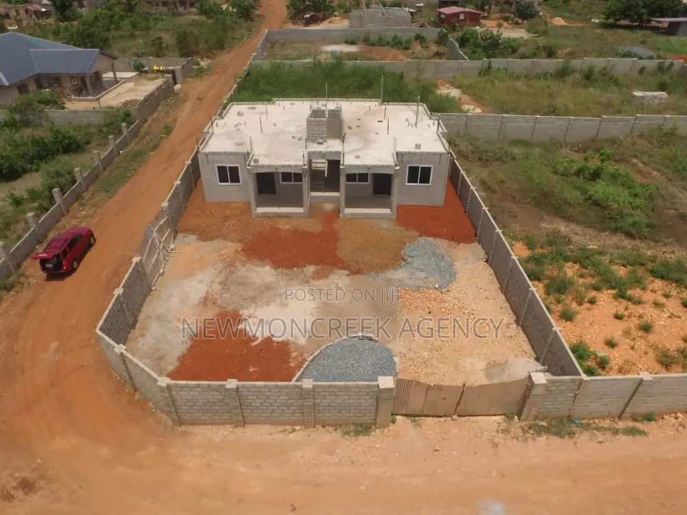 12bdrm Duplex in Amrahia,Adenta, Accra Metropolitan for sale in Accra Metropolitan
