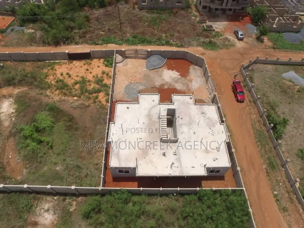 12bdrm Duplex in Amrahia,Adenta, Accra Metropolitan for sale in Accra Metropolitan