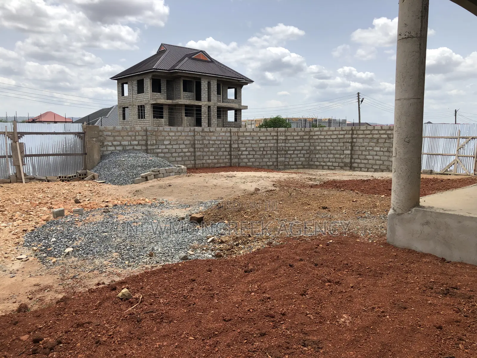 12bdrm Duplex in Amrahia,Adenta, Accra Metropolitan for sale in Accra Metropolitan