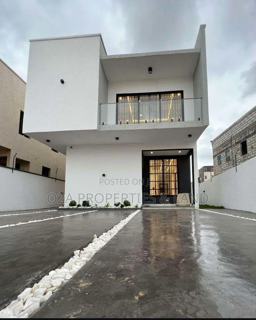 3bdrm House in East Legon Hills, Police Station for sale in Police Station
