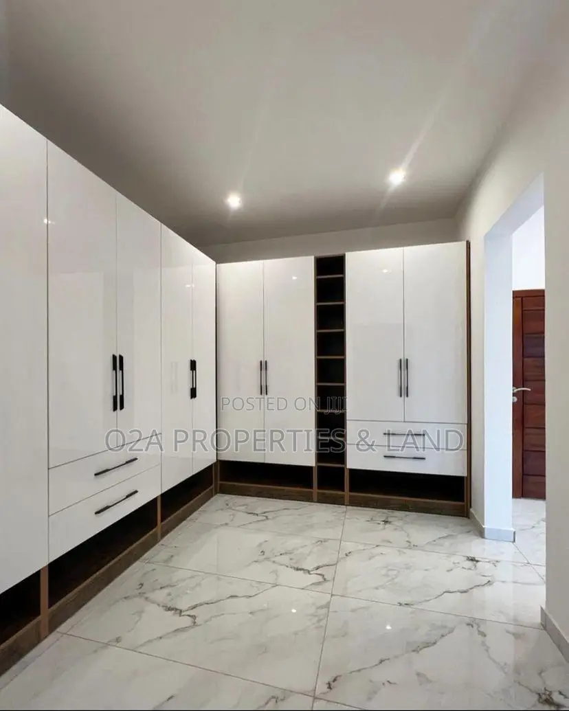 3bdrm House in East Legon Hills, Police Station for sale in Police Station