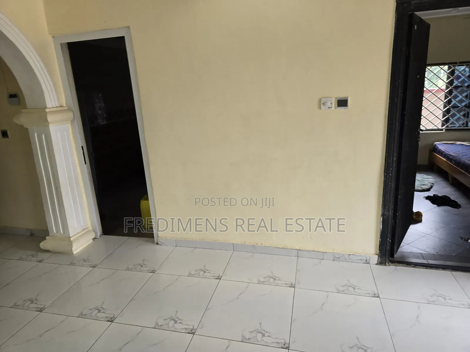 10bdrm House in Fredimens Real, Kumasi Metropolitan for sale in Kumasi Metropolitan