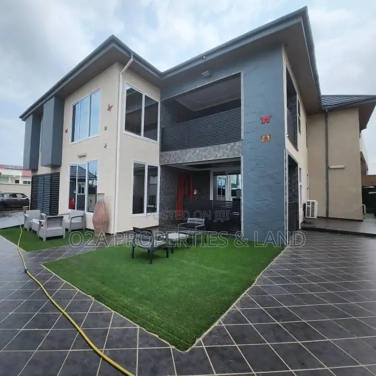 5bdrm House in Airport Hills Estate for sale in Airport Residential Area