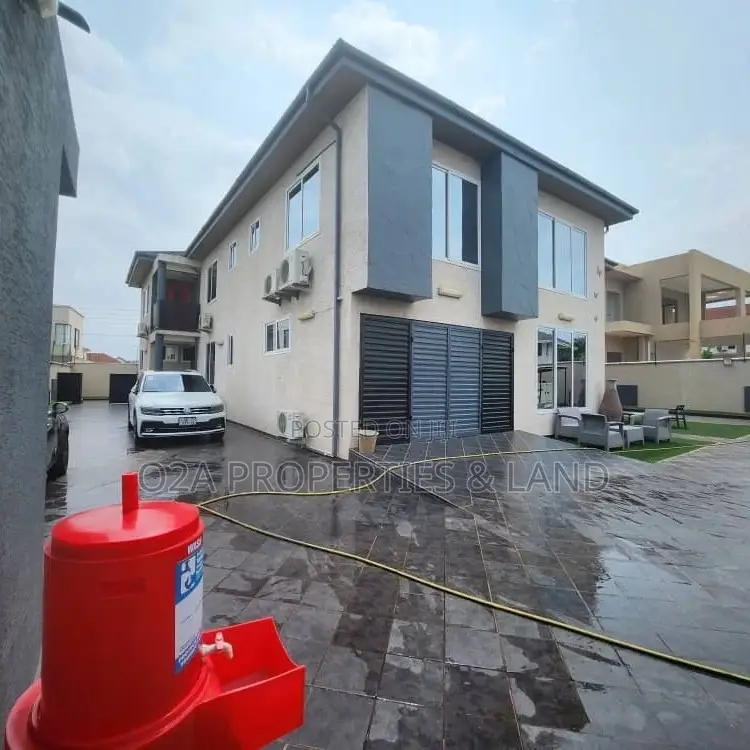 5bdrm House in Airport Hills Estate for sale in Airport Residential Area