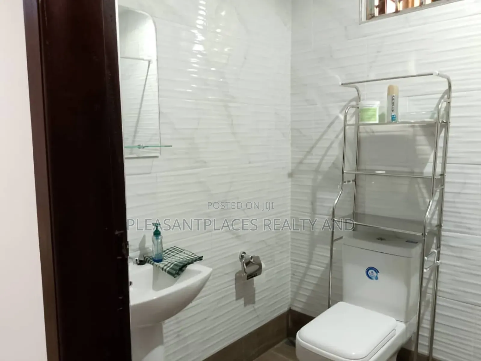 Furnished 2bdrm Apartment in Pleasantplaces, East Legon for rent in East Legon