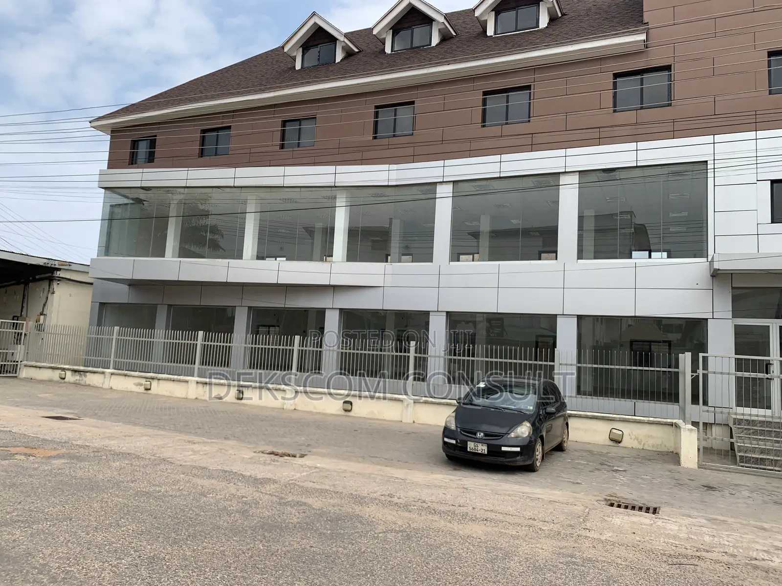Office Space for Rent at Osu in Osu