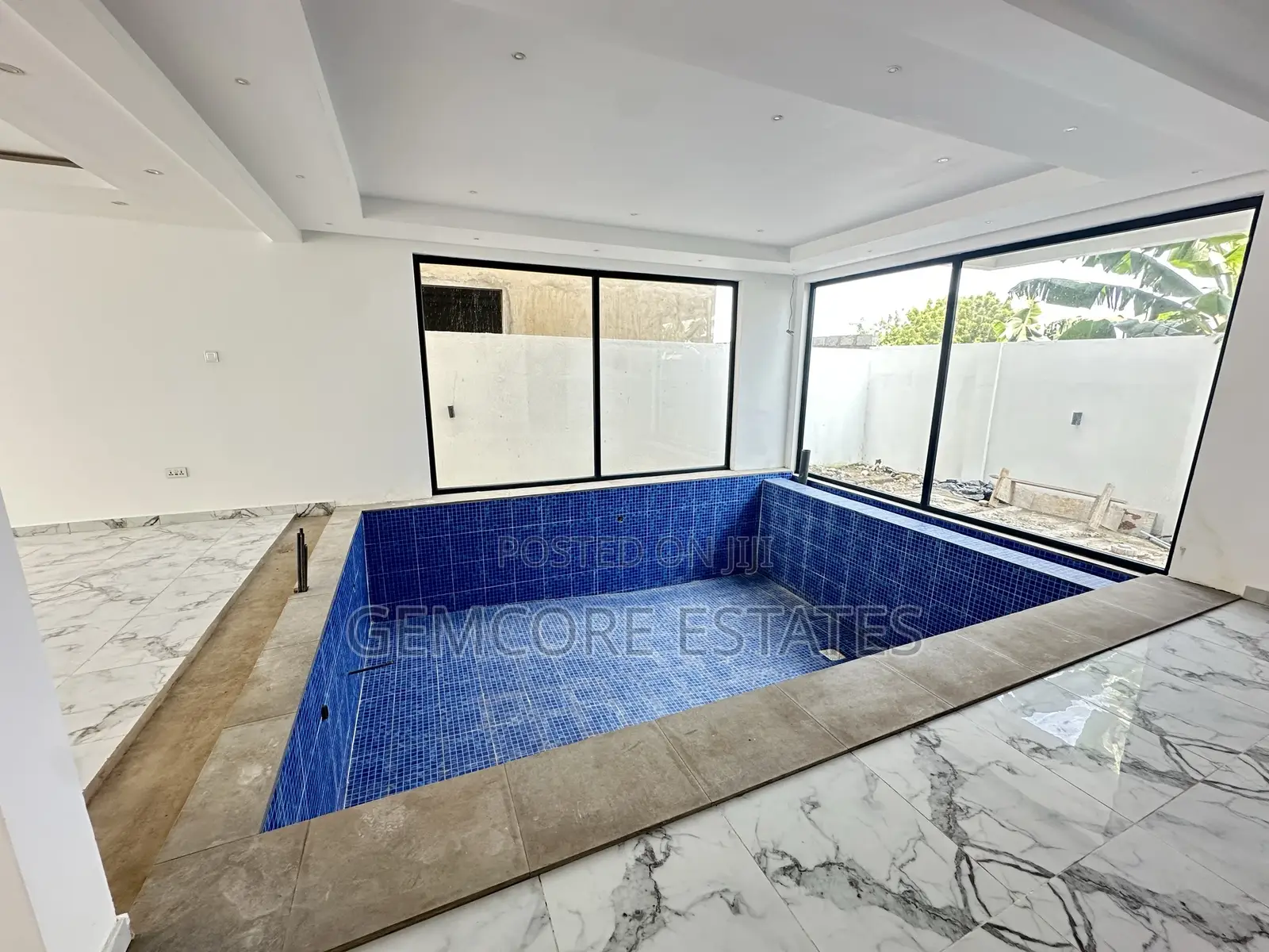 4bdrm Townhouse/Terrace in American House, East Legon for sale in East Legon