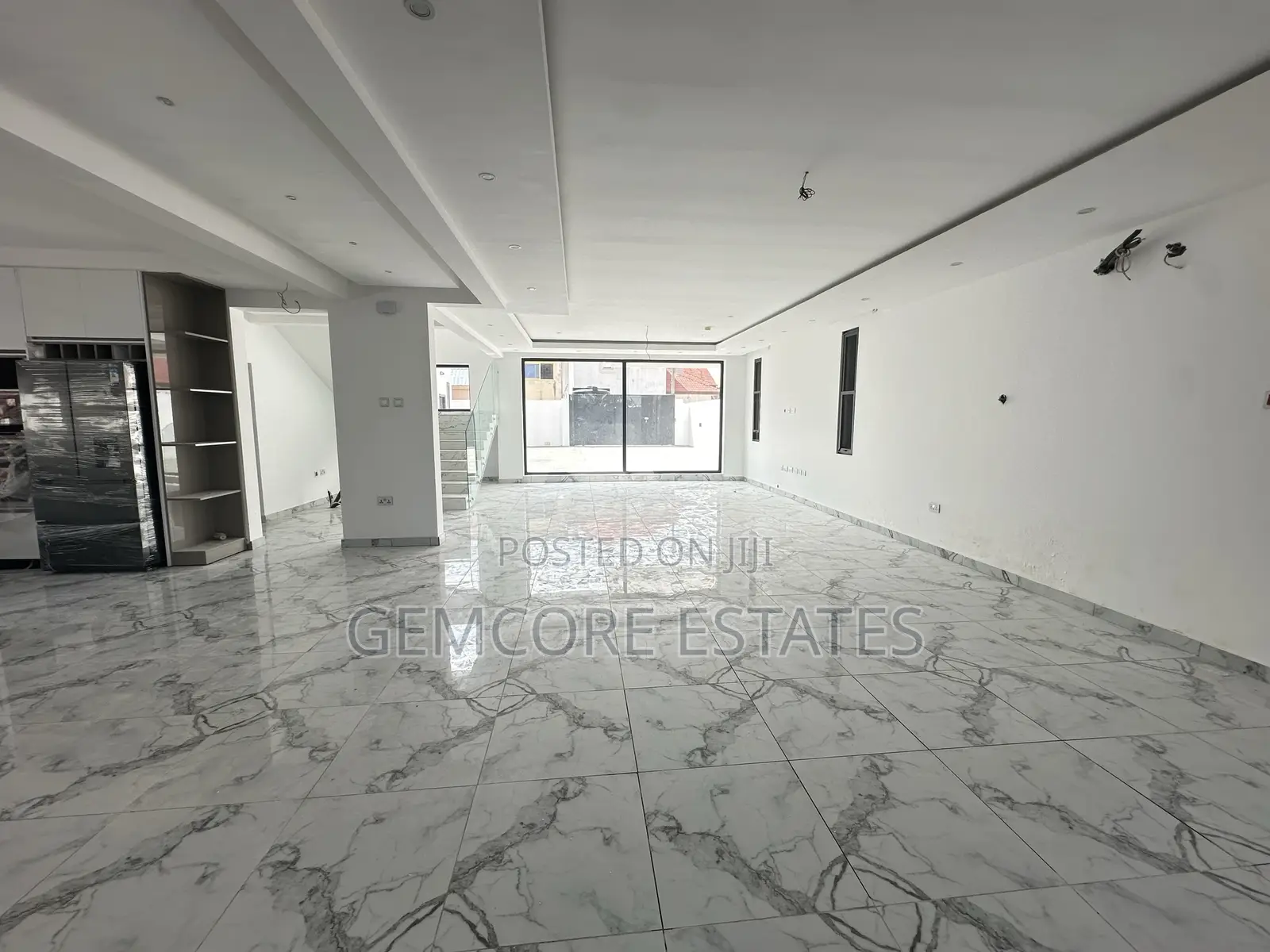 4bdrm Townhouse/Terrace in American House, East Legon for sale in East Legon