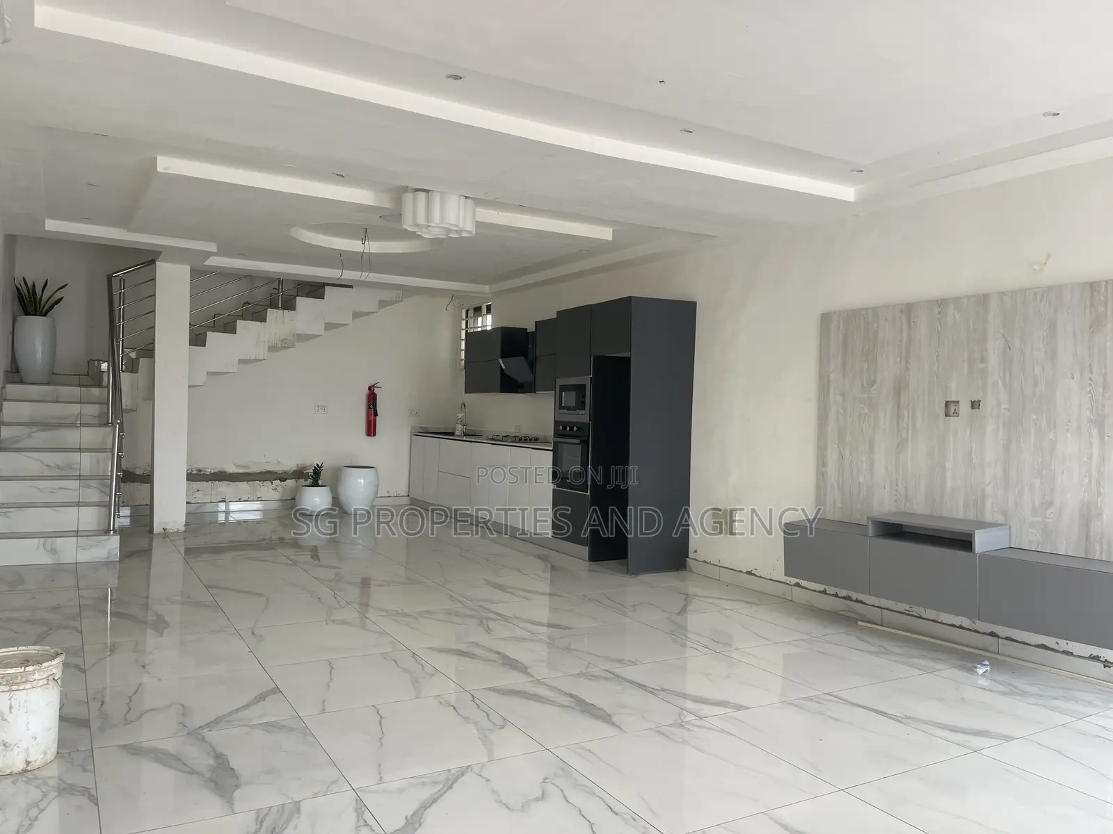 2bdrm Townhouse / Terrace in Lashibi, Spintex for rent in Spintex