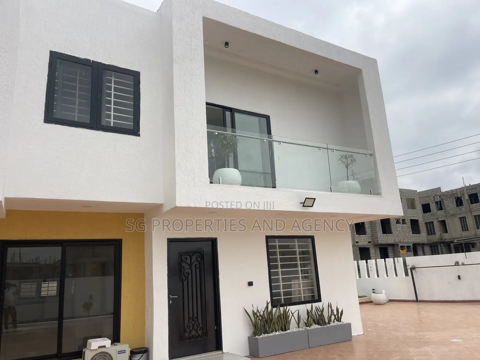 2bdrm Townhouse / Terrace in Lashibi, Spintex for rent in Spintex