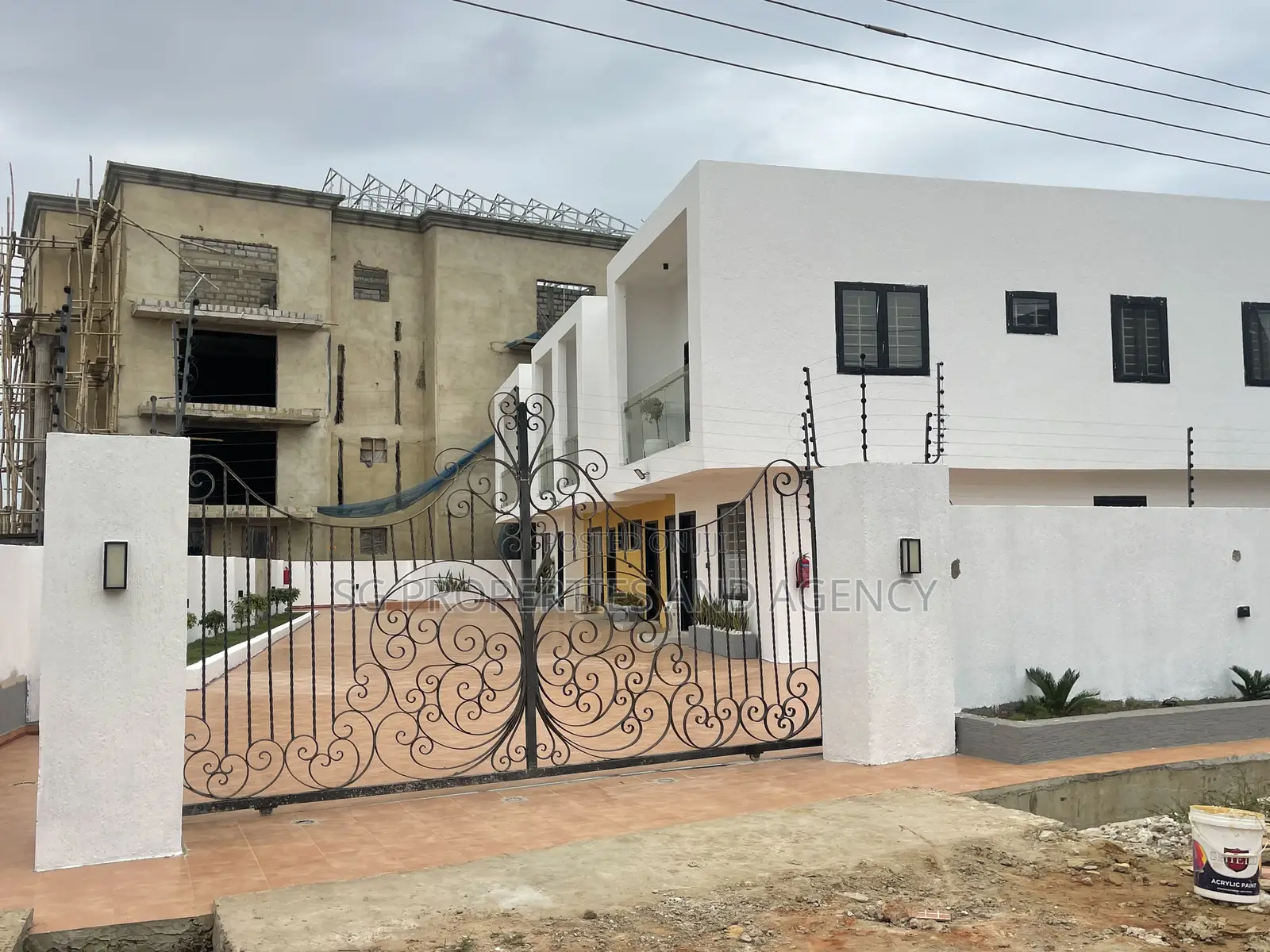 2bdrm Townhouse / Terrace in Lashibi, Spintex for rent in Spintex