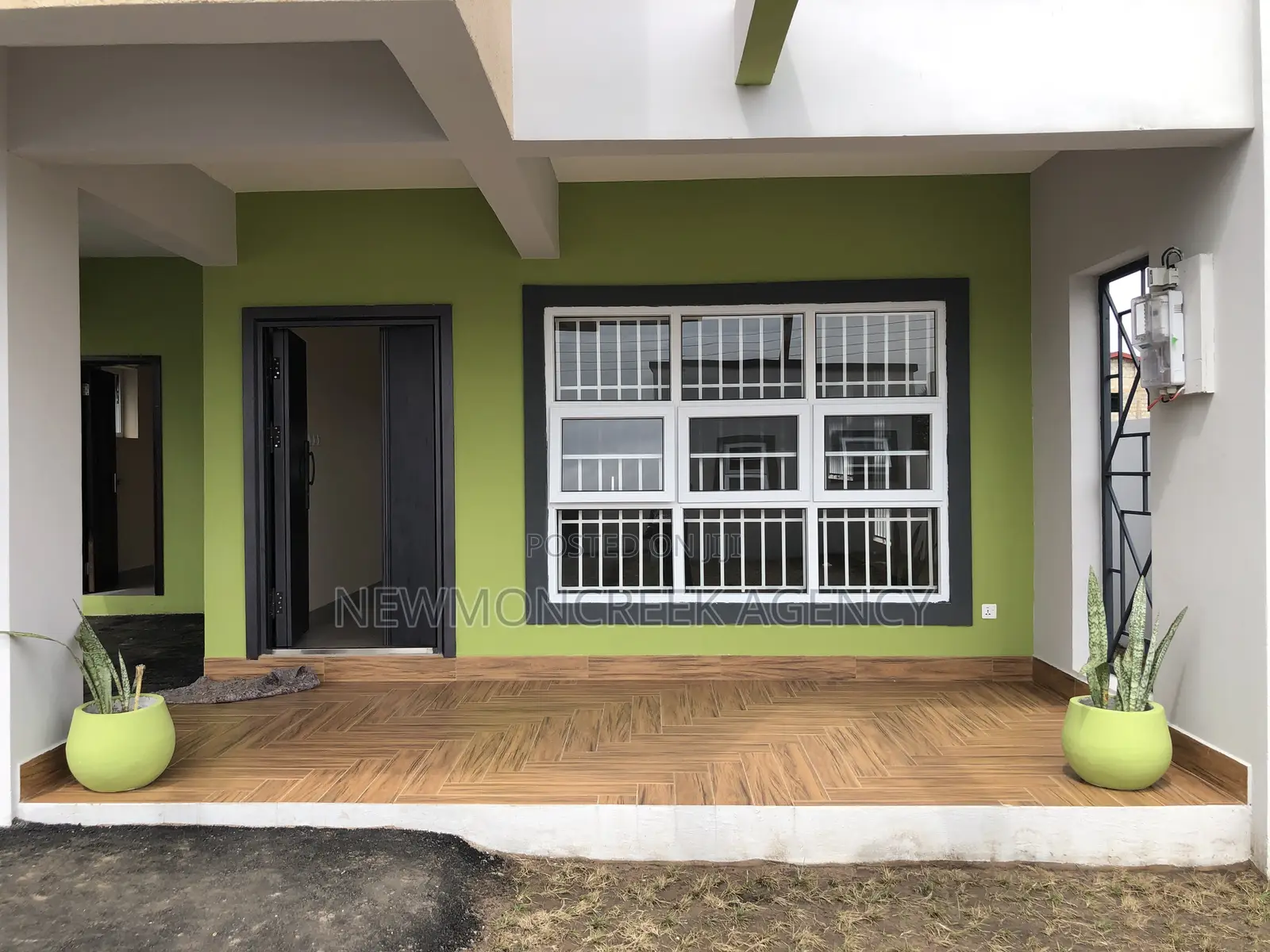 4bdrm Duplex in Lakeside Estates, Accra Metropolitan for sale in Accra Metropolitan