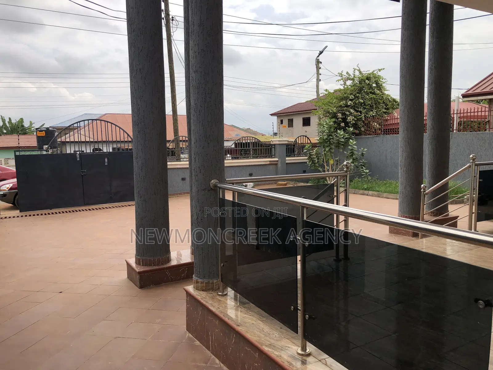 5bdrm Duplex in Lakeside Estates, Accra Metropolitan for sale in Accra Metropolitan
