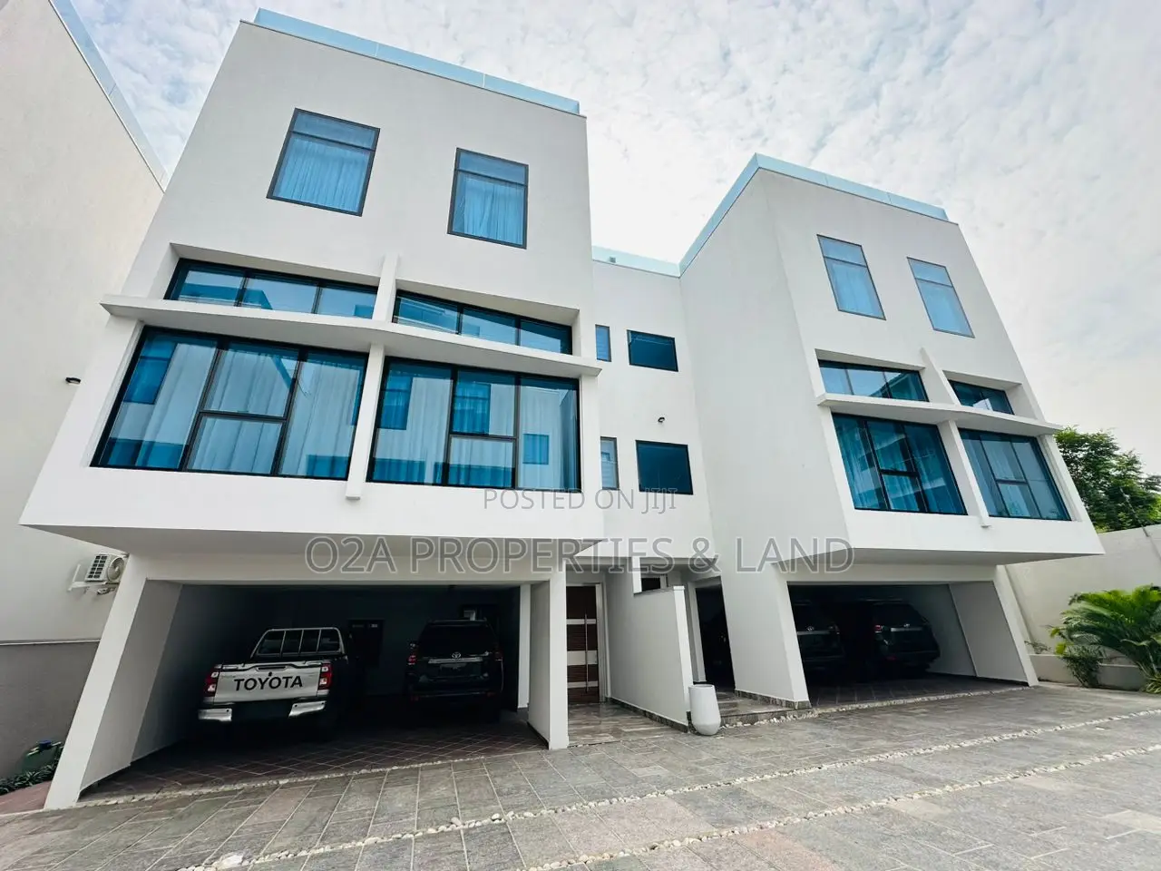 Furnished 4bdrm House in East Legon, American House for rent in American House