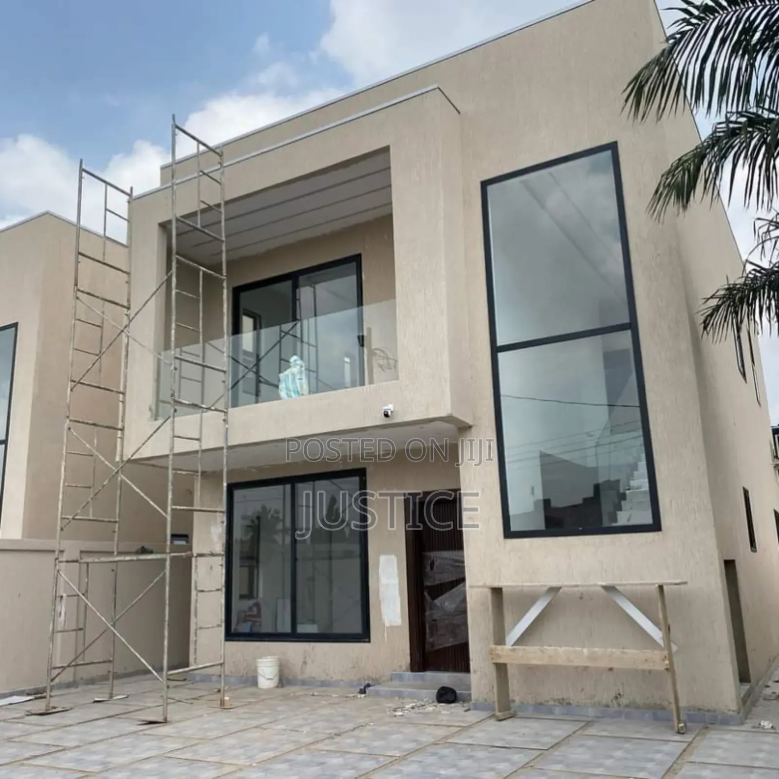 3bdrm Duplex in Ashaley Botwe, School Junction for sale in School Junction
