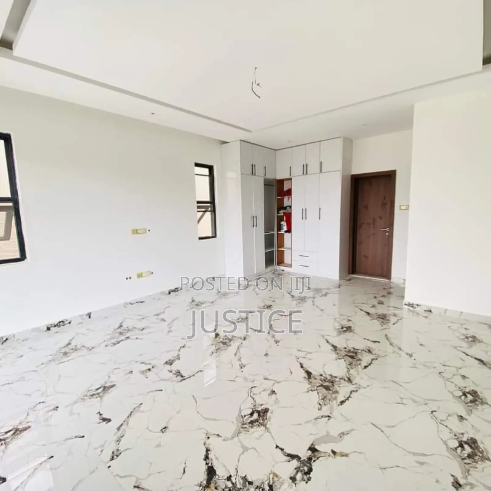 3bdrm Duplex in Ashaley Botwe, School Junction for sale in School Junction