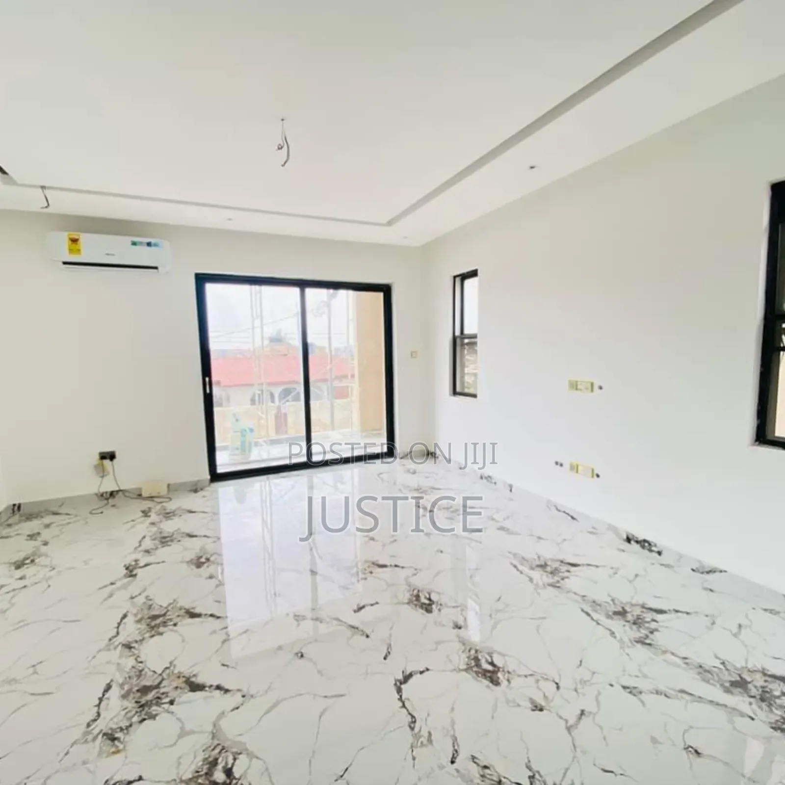 3bdrm Duplex in Ashaley Botwe, School Junction for sale in School Junction