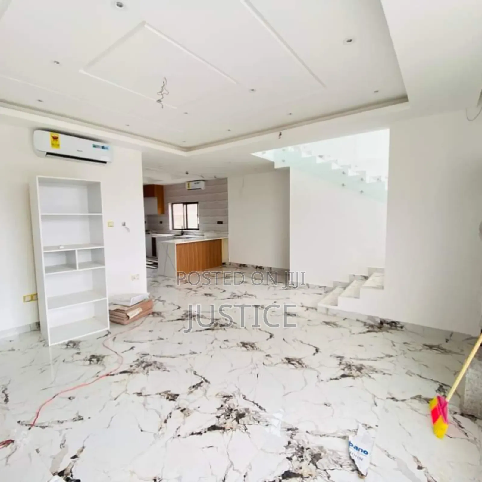 3bdrm Duplex in Ashaley Botwe, School Junction for sale in School Junction