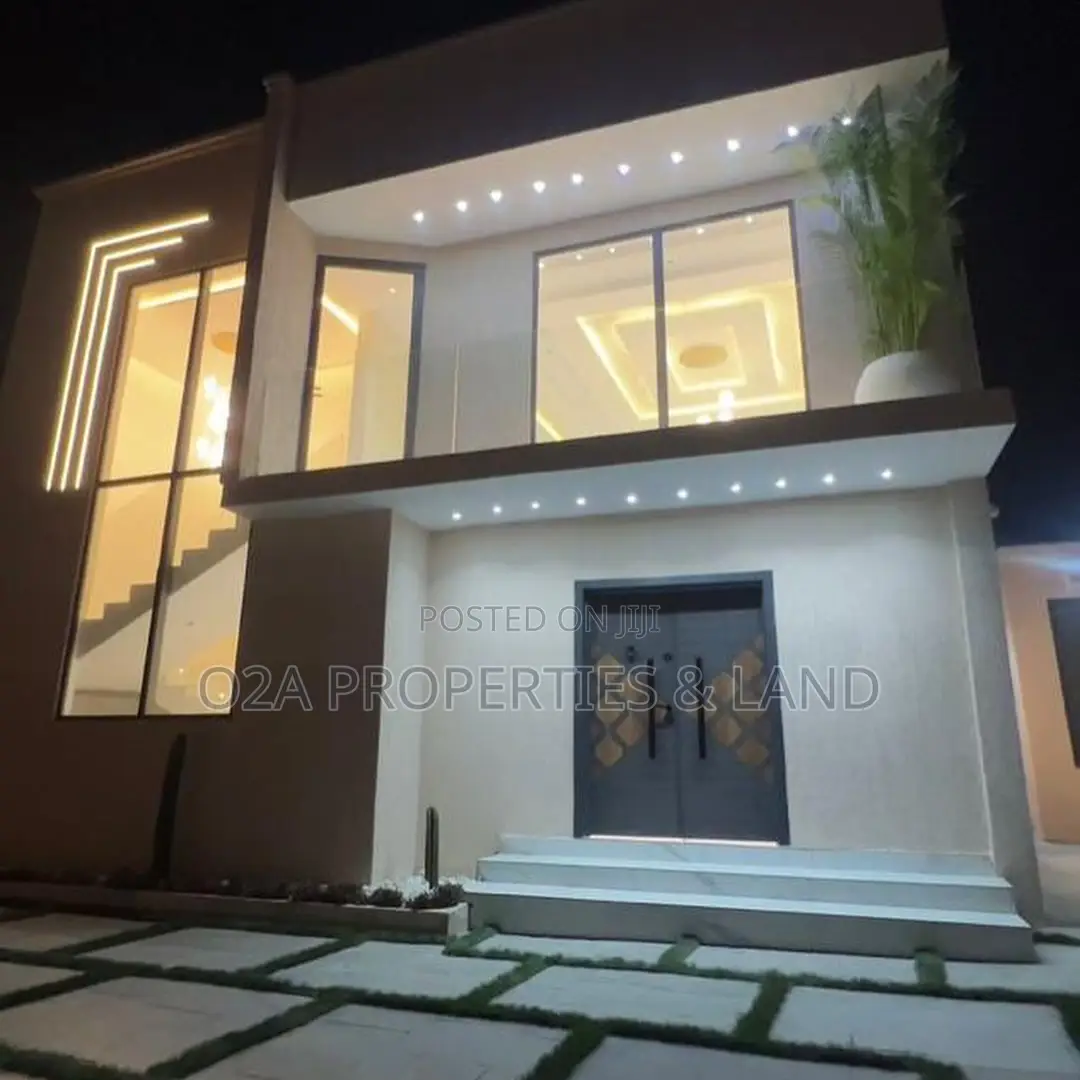 5bdrm House in East Legon, American House for sale in American House