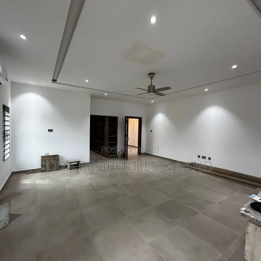 4bdrm House in North Legon for sale in North Legon