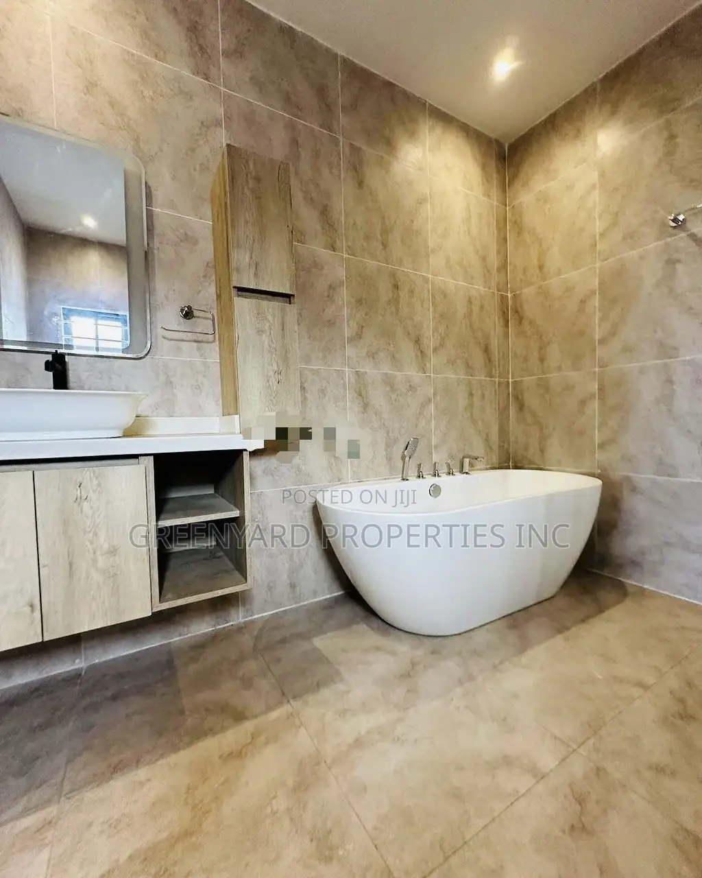 4bdrm House in Lakeside for sale in Lake Side Estate