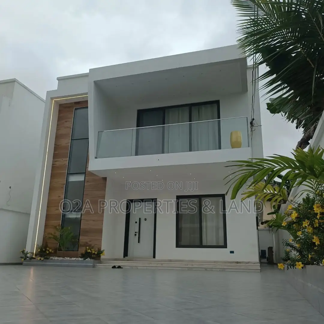 4bdrm House in East Legon, American House for sale in American House