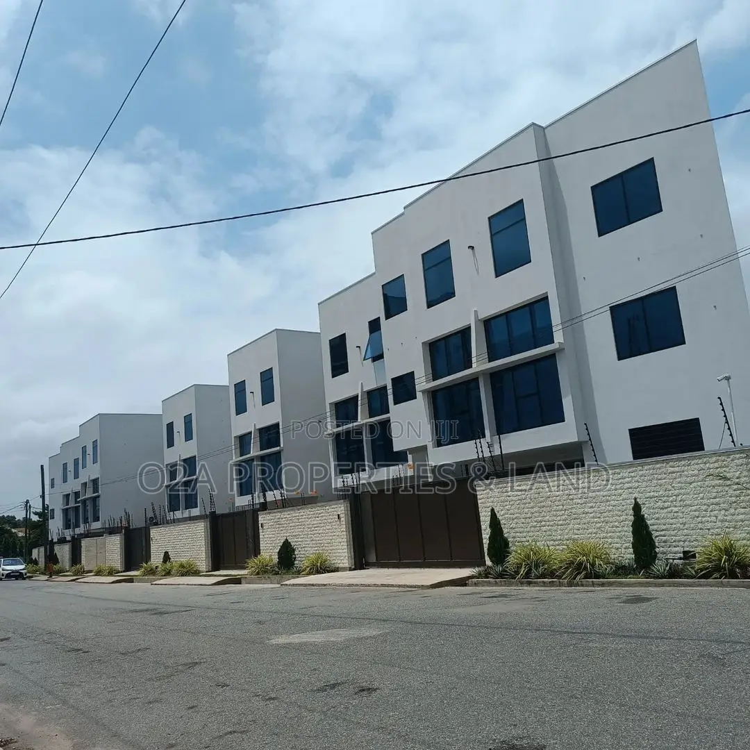 4bdrm House in East Legon, American House for rent in American House