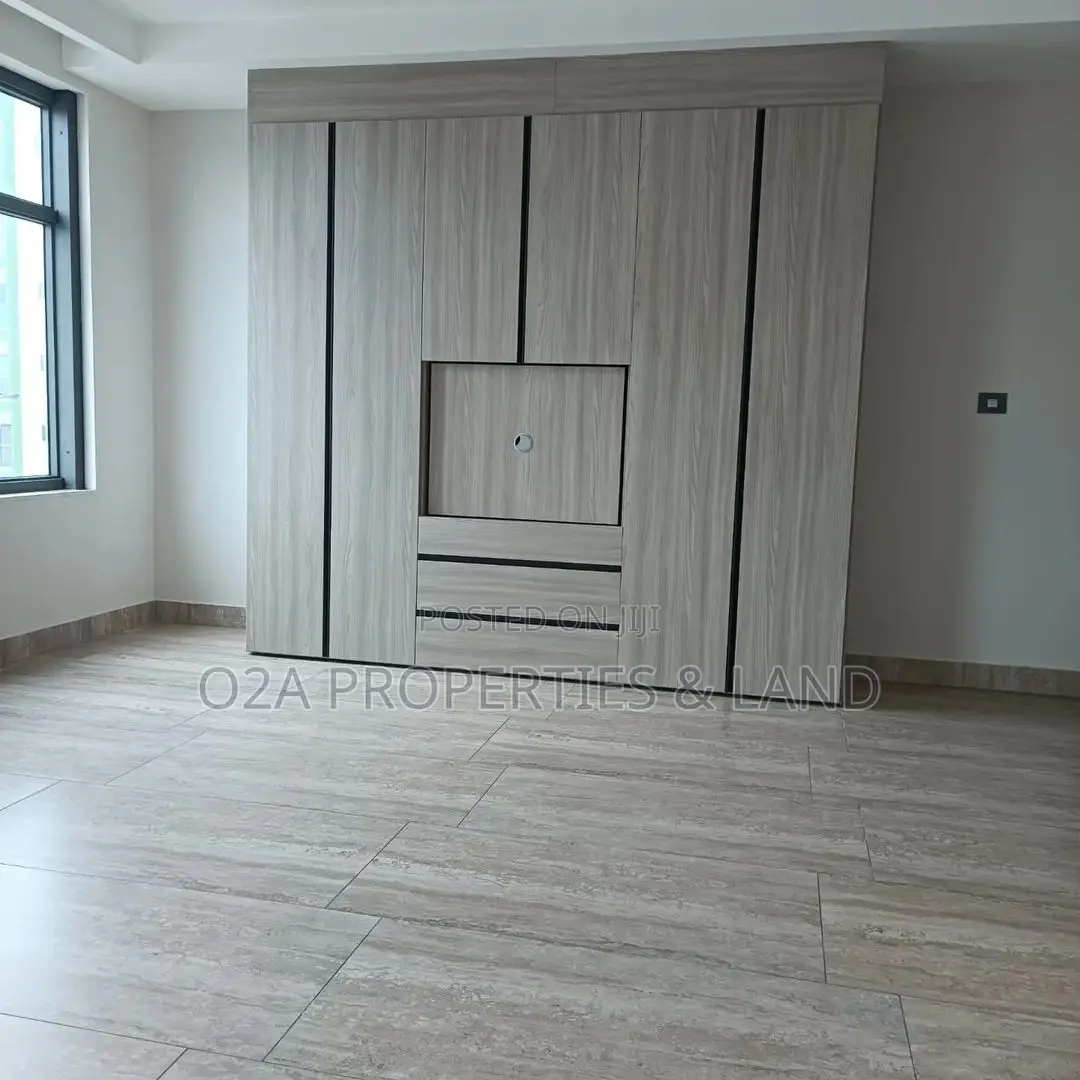 4bdrm House in East Legon, American House for rent in American House