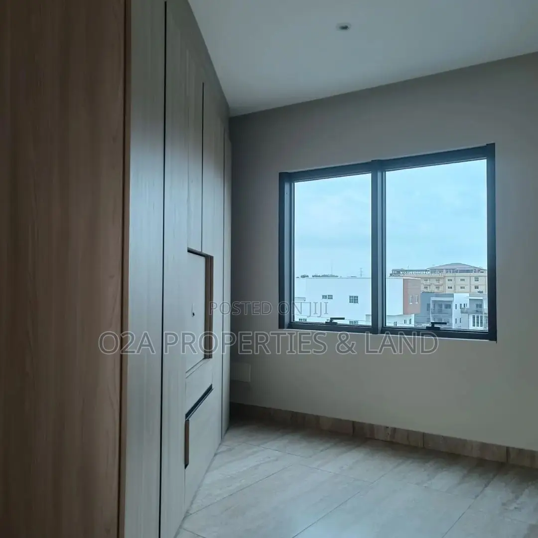 4bdrm House in East Legon, American House for rent in American House