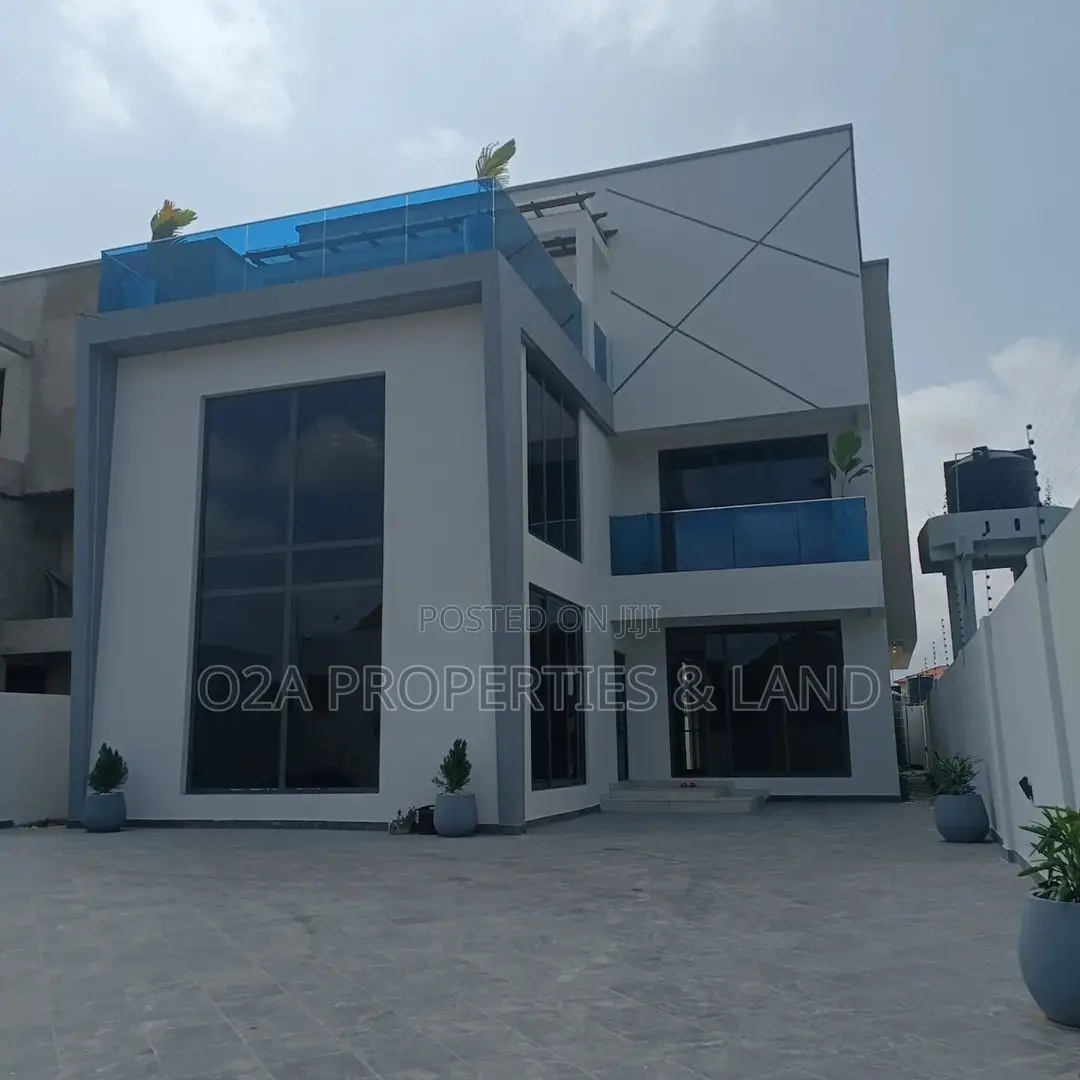 4bdrm House in East Legon, American House for sale in American House