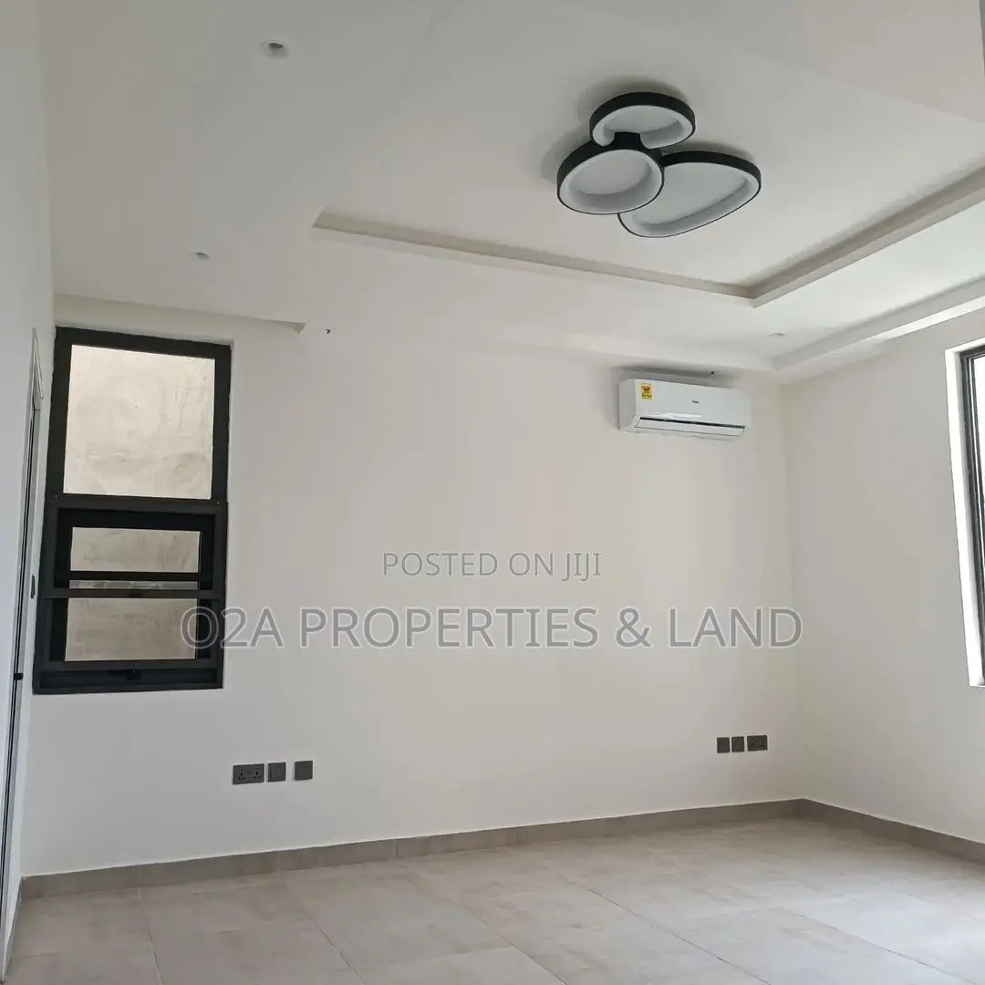 4bdrm House in East Legon, American House for sale in American House