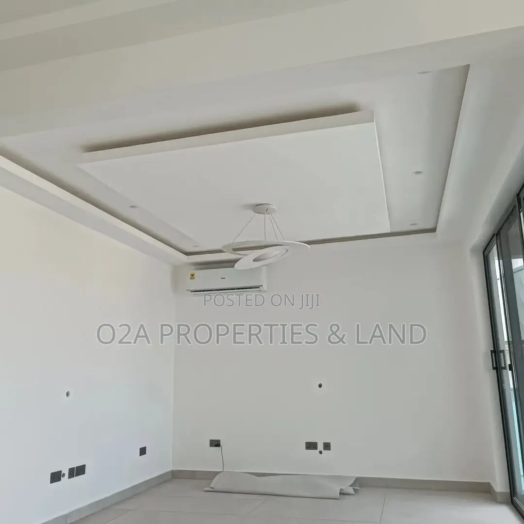 4bdrm House in East Legon, American House for sale in American House