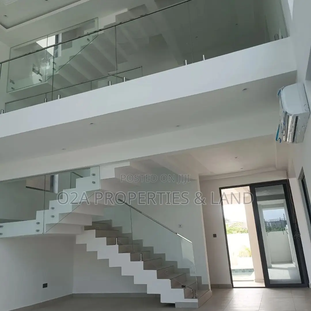 4bdrm House in East Legon, American House for sale in American House